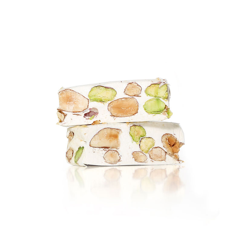 Torrone bianco tenero con mandorle e pistacchi